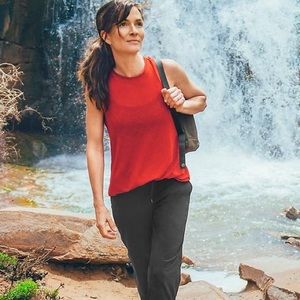 Athleta Breezy Tank Red like new! Size Large
